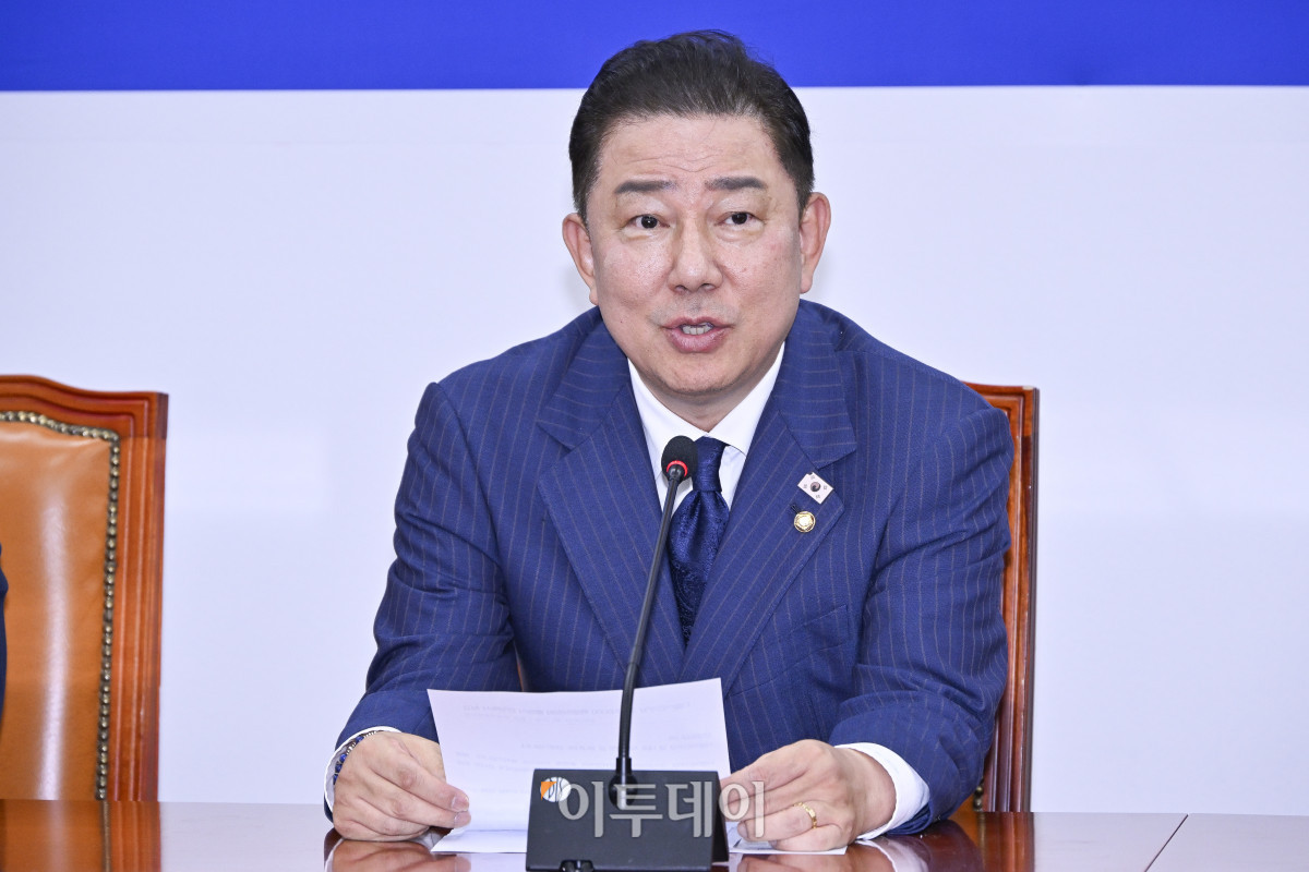 ▲김병기 더불어민주당 당대표 직무대행 겸 원내대표가 23일 서울 여의도 국회에서 열린 더불어민주당 코스피 5000 특별위원회 출범식에서 인사말을 하고 있다. 조현호 기자 hyunho@