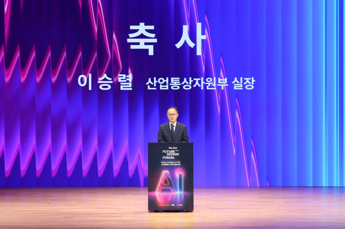 ▲이승렬 산업통상자원부 산업정책실장이 24일 서울 삼성동 코엑스에서 열린 '「제2회 퓨처 디자인 포럼'에 참석해 축사를 하고 있다. (사진제공=산업통상자원부)