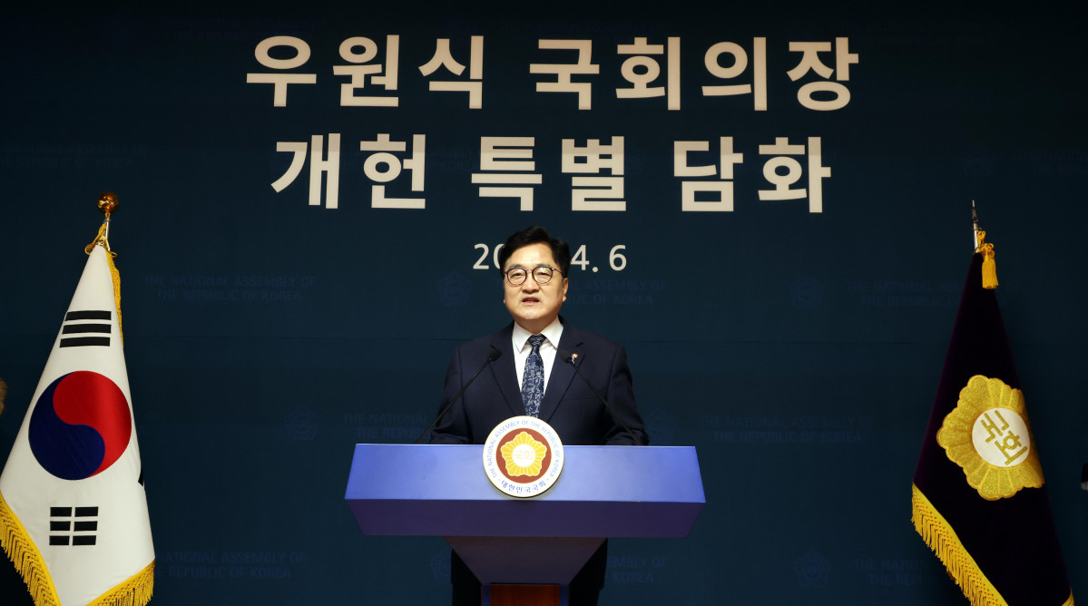 ▲우원식 국회의장이 서울 여의도 국회 사랑재에서 열린 개헌관련 긴급 기자회견에서 발언을 하고 있다. 2025.04.06. (뉴시스)