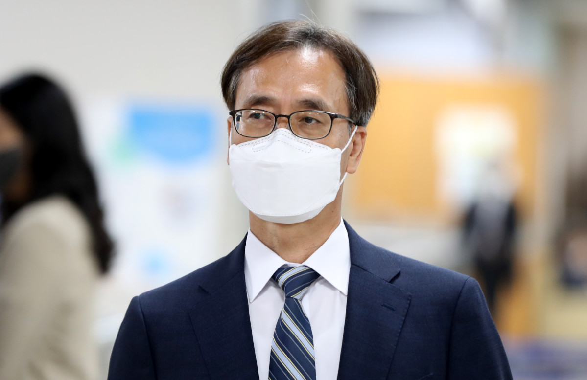 ▲정진웅웅 법무연수원 연구위원이 2022년 7월 21일 오후 서울 서초구 서울고등법원에서 '한동훈 독직폭행' 혐의와 관련 항소심 선고 공판에 출석하고 있다. (뉴시스)