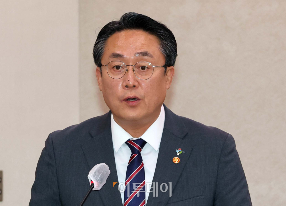 ▲강도형 해양수산부 장관이 25일 서울 여의도 국회에서 열린 농림축산식품해양수산위원회 전체회의에서 추가경정예산안에 대한 제안설명을 하고 있다. 고이란 기자 photoeran@