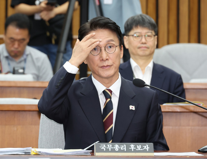 ▲김민석 국무총리 후보자가 25일 서울 여의도 국회에서 열린 인사청문회에 출석해 이마를 만지고 있다. 2025.6.25 (연합뉴스)