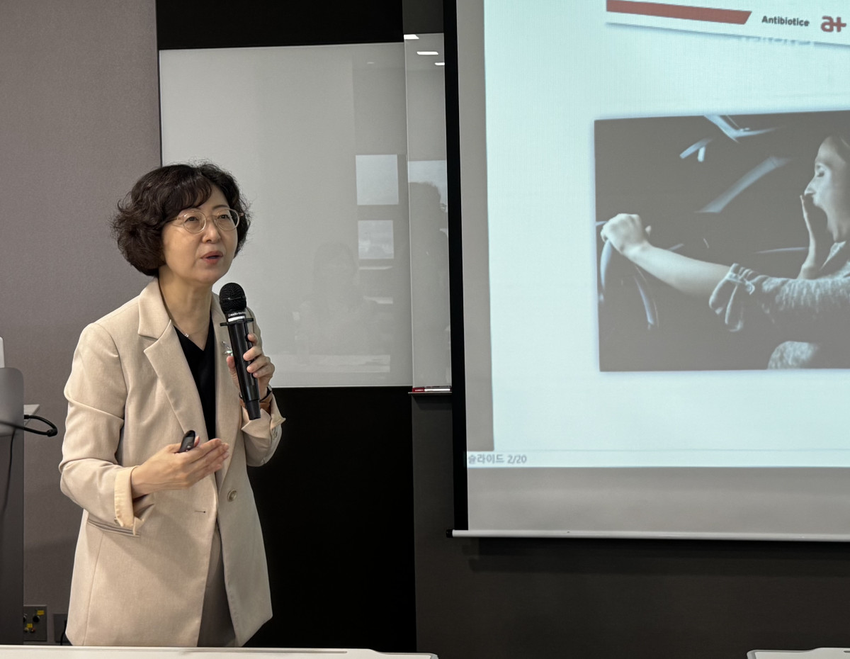 ▲박현영 국립보건연구원장이 25일 오전 서울 종로구 HJ비즈니스센터에서 ‘성차를 고려한 연구가 건강을 바꾼다: 성차의학’을 주제로 개최된 2025년 제2회 과학미디어아카데미에서 발표하고 있다. (국립보건연구원)