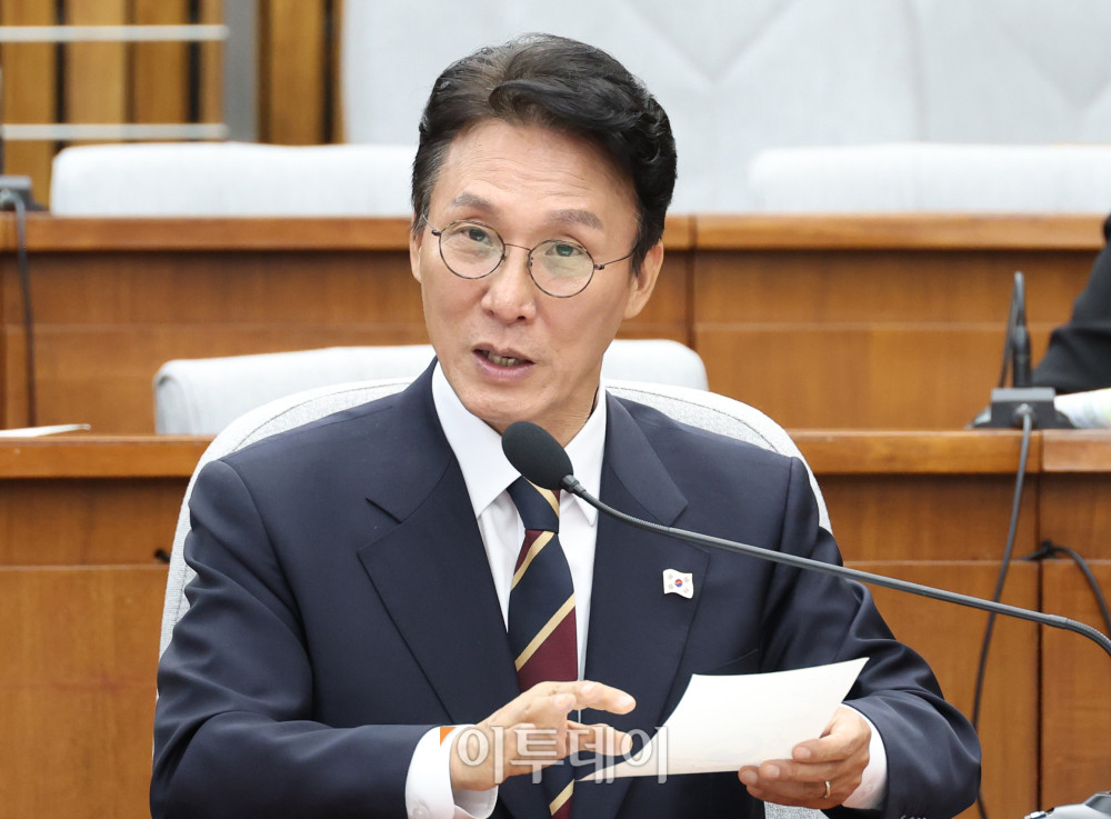 ▲김민석 국무총리 후보자가 25일 서울 여의도 국회에서 열린 인사청문회에서 의원 질의에 답하고 있다. 고이란 기자 photoeran@