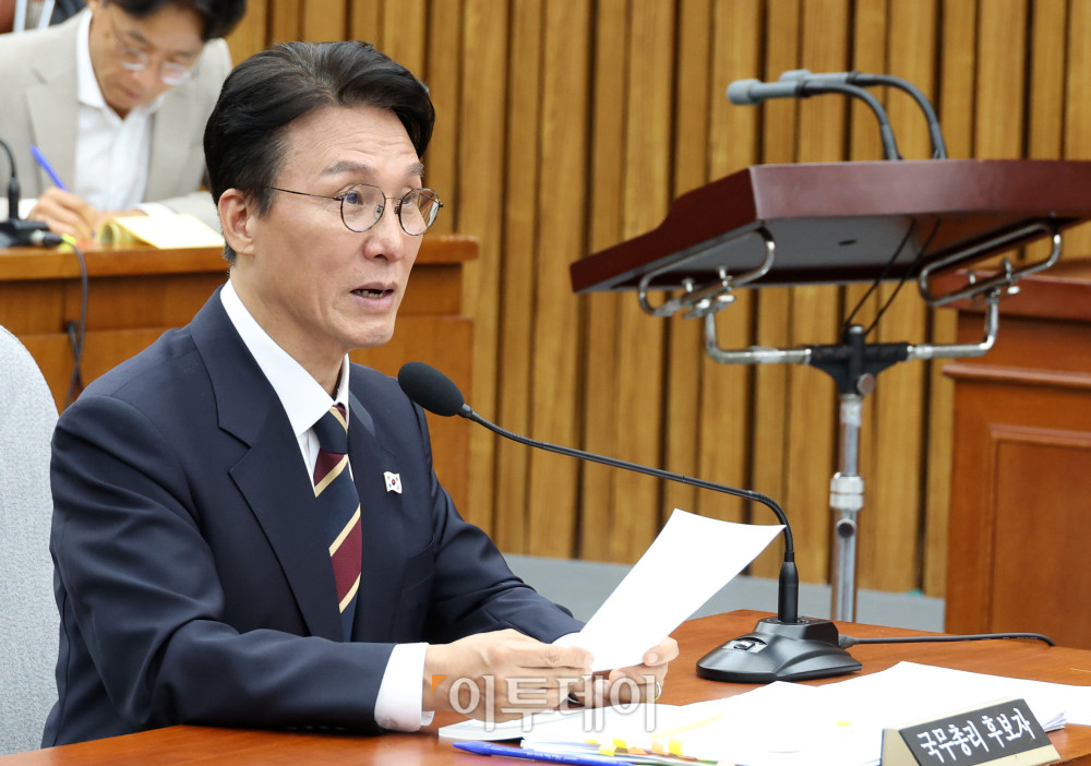 ▲김민석 국무총리 후보자가 25일 서울 여의도 국회에서 열린 인사청문회에서 의원 질의에 답하고 있다. 고이란 기자 photoeran@