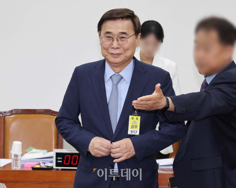 ▲이종석 국정원장이 26일 서울 여의도 국회에서 열린 정보위원회 전체회의에 출석하고 있다. 고이란 기자 photoeran@