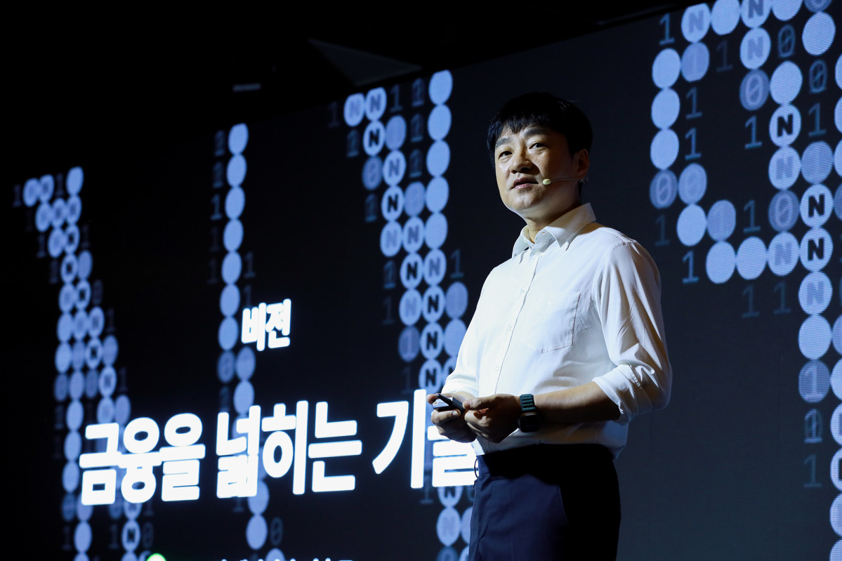 ▲ 26일 서울 종로구 포시즌스 호텔에서 개최된 'Npay 미디어데이 2025' 기자간담회에서 박상진 네이버페이 대표가 키노트 스피치를 하고있다.  (사진제공=네이버페이)