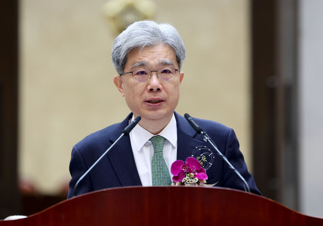 ▲김상환 대법관이 지난해 12월 27일 서울 서초구 대법원에서 열린 퇴임식에서 울먹이며 소감을 밝히고 있다. (사진제공=연합뉴스)