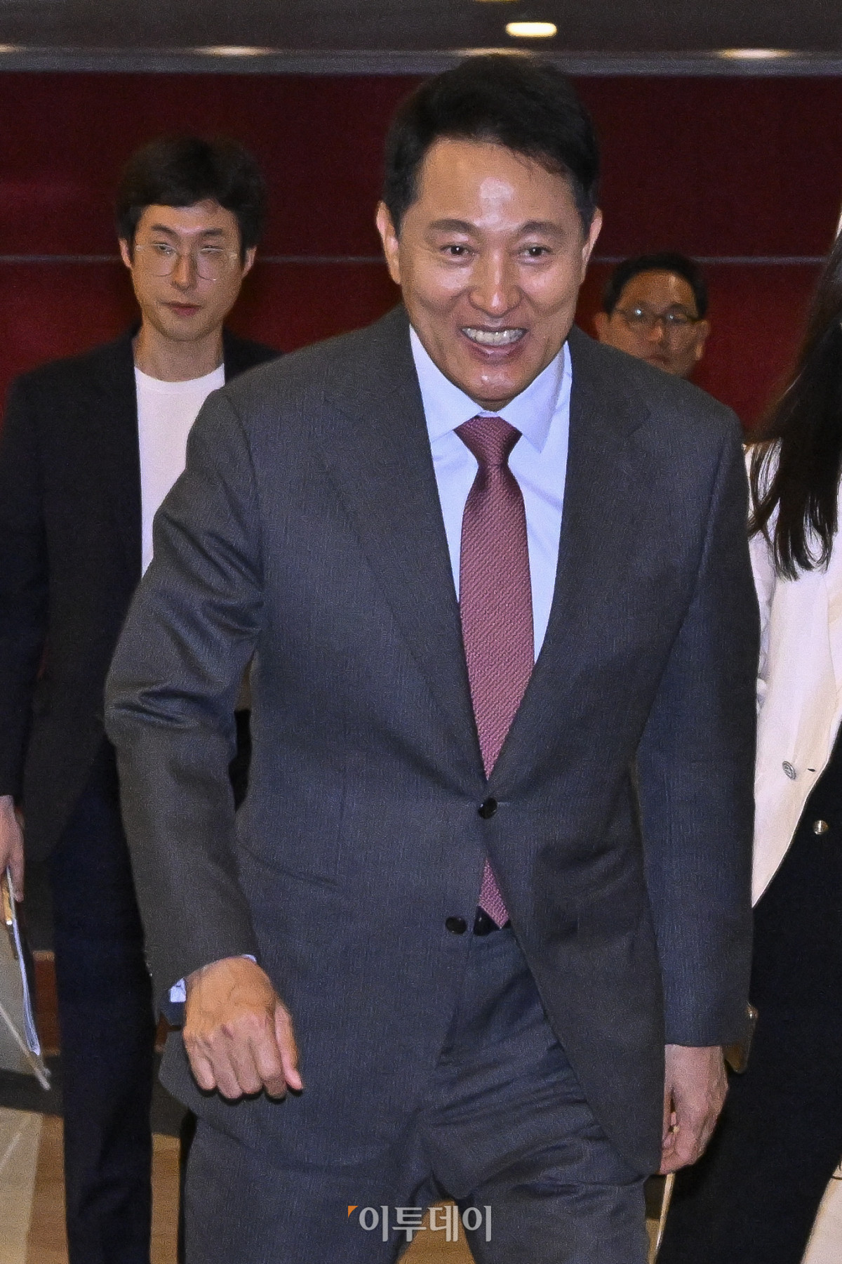 ▲오세훈 서울시장이 26일 서울 중구 대한상공회의소에서 열린 ‘서울 기후-에너지 회의 2025(CESS 2025)’에 참석하고 있다. 이투데이와 기후변화센터가 공동 주최하는 CESS는 기후변화 대응을 위한 정부 리더 및 산업 전문가들의 소통의 장으로, 파리협정 이후 급변하는 사회 속에서 한국의 역할을 모색하고, 국제 협력을 통해 통합적 해결책을 공유하며 새로운 파트너십을 구축하는 자리다. 2017년 출범 이후, 정부, 기업, 국제기구, 학계 및 청년 등 다양한 분야에서 매년250명 이상의 글로벌 리더들이 참여하고 지지를 보내왔다. 조현호 기자 hyunho@