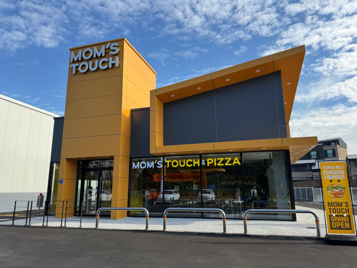 ▲맘스터치 제주 오라이동 DT점 전경 (사진제공=맘스터치앤컴퍼니)