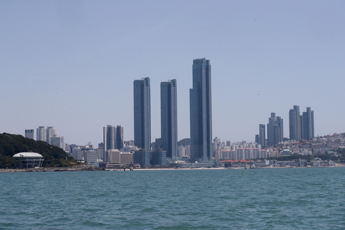 ▲해운대 바다에서 보이는 아파트 단지 모습.  (출처=연합뉴스)