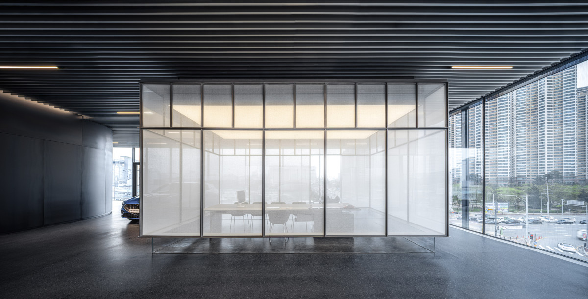 ▲제네시스 청주의 구매 상담 공간인 '브랜드 큐브' (사진=제네시스)