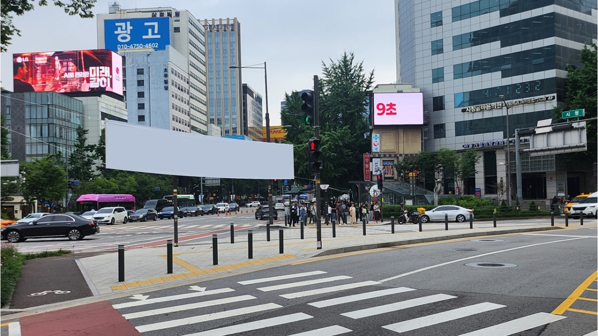 ▲시청역 앞에 설치된 볼라드. (사진제공=서울시)