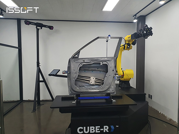 ▲아진산업에 셋업 된 Creaform의 CUBE-R(큐브알) (이즈소프트 제공)