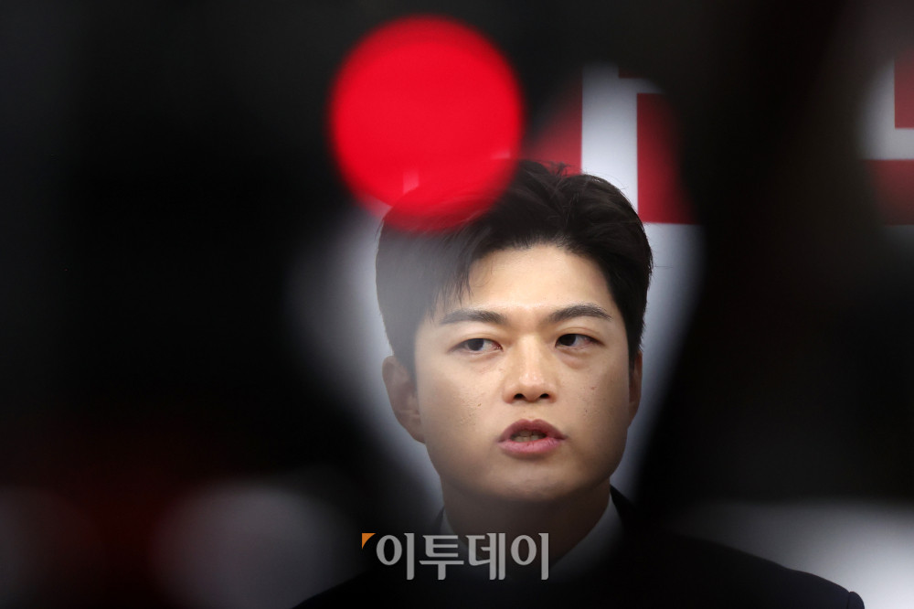 ▲김용태 국민의힘 비상대책위원장이 30일 서울 여의도 국회에서 '보수재건의 길'을 주제로 퇴임 기자회견을 하고 있다. 고이란 기자 photoeran@