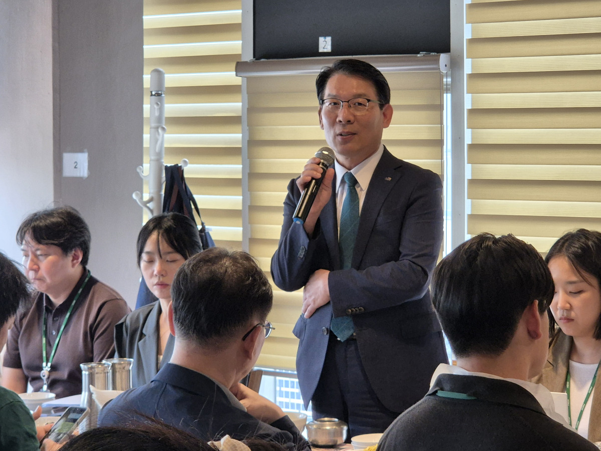 ▲김인중 한국농어촌공사 사장이 30일 농림축산식품부 출입기자단 간담회에서 발언하고 있다. (사진제공=한국농어촌공사)