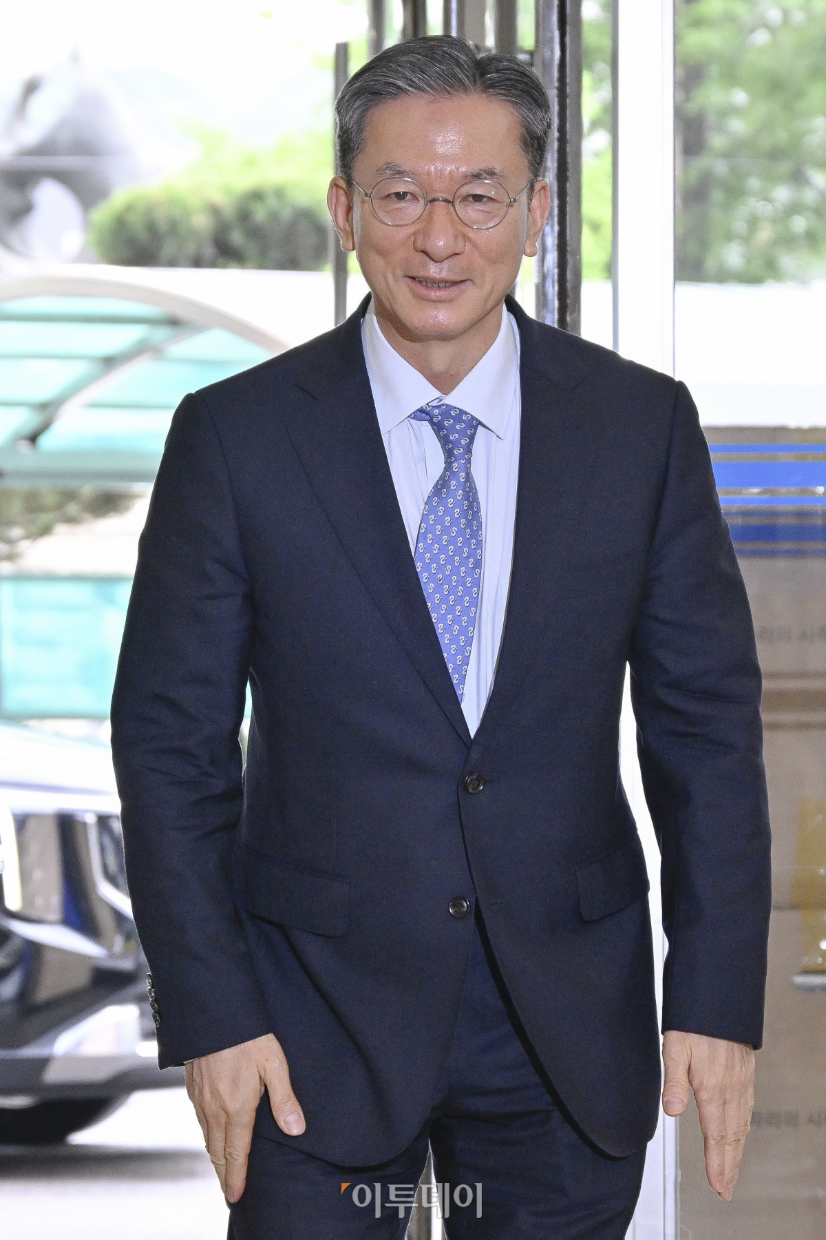 ▲정성호 법무부장관 후보자가 1일 서울 종로구 적선현대빌딩에 마련된 인사청문회 준비 사무실에 출근하고 있다. 조현호 기자 hyunho@