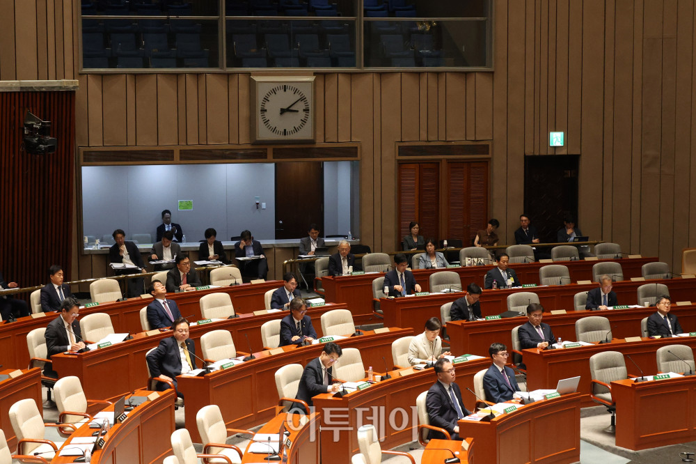 ▲1일 서울 여의도 국회에서 예산결산특별위원회 추가경정예산안 심사를 위한 종합정책질의가 열리고 있다. 고이란 기자 photoeran@