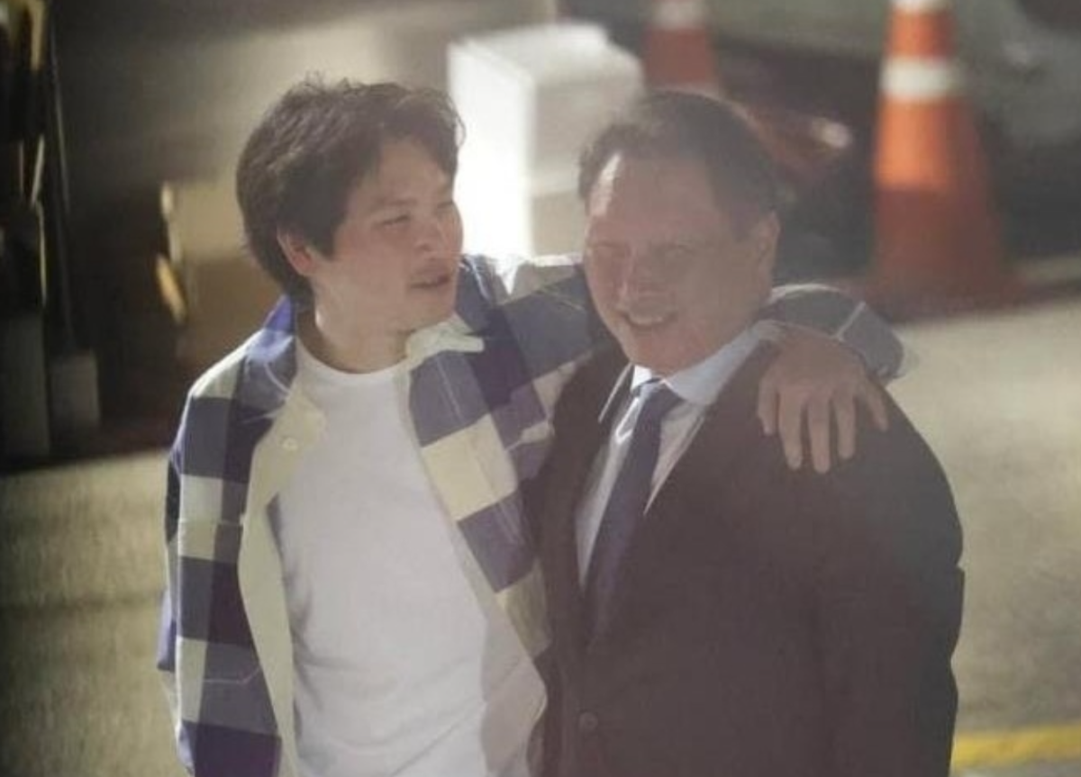 ▲최태원 SK 회장과 아들 인근 씨. (인터넷 커뮤니티 캡처)