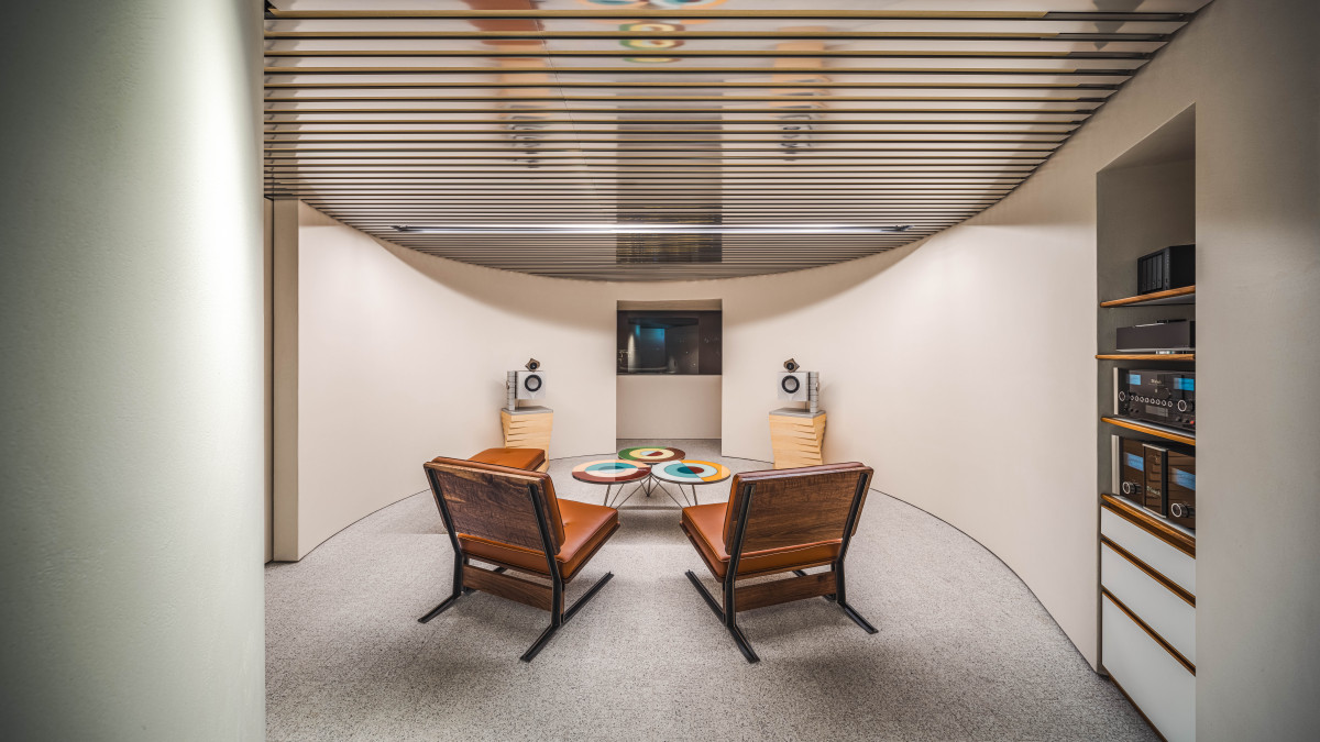 ▲신라호텔 제네시스 라운지 내 사운드룸. (사진=제네시스)