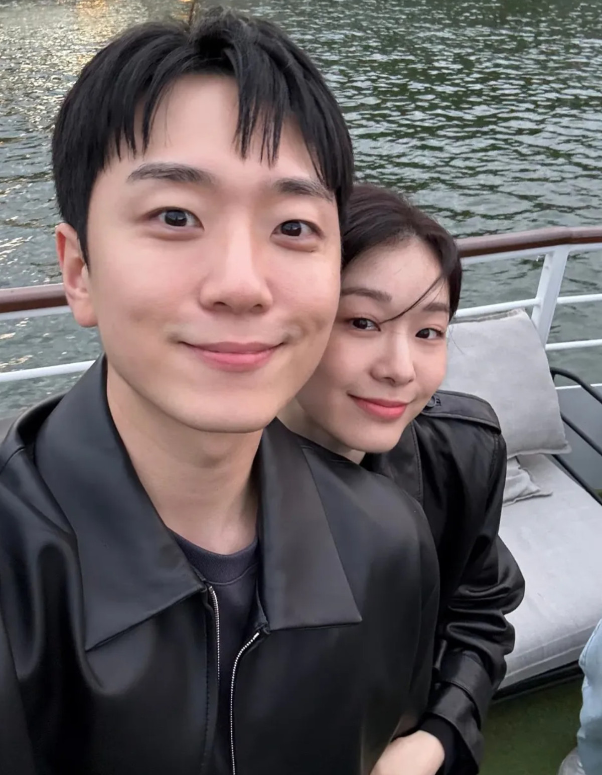 ▲고우림(왼), 김연아 부부. (출처=김연아SNS)