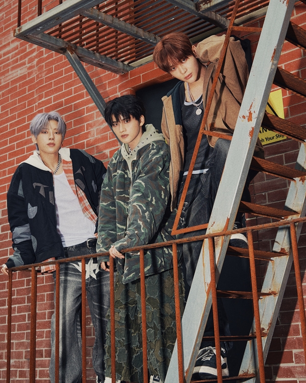 ▲NOWZ (나우즈)(사진제공=큐브엔터테인먼트)