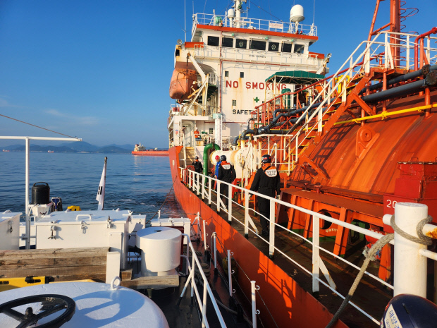 (사진 제공 = 여수해양경찰서)