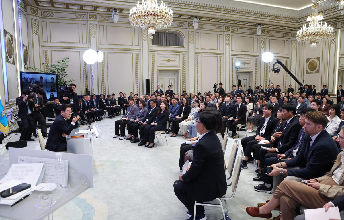 ▲이재명 대통령이 3일 청와대 영빈관에서 열린 '대통령의 30일, 언론이 묻고 국민에게 답하다' 기자회견에서 마무리 발언을 하고 있다. 2025.07.03.  (뉴시스)