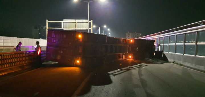 ▲4일 오전 부산 사상구 중앙고속도로 교통사고 현장. 부산지방경찰청 제공 