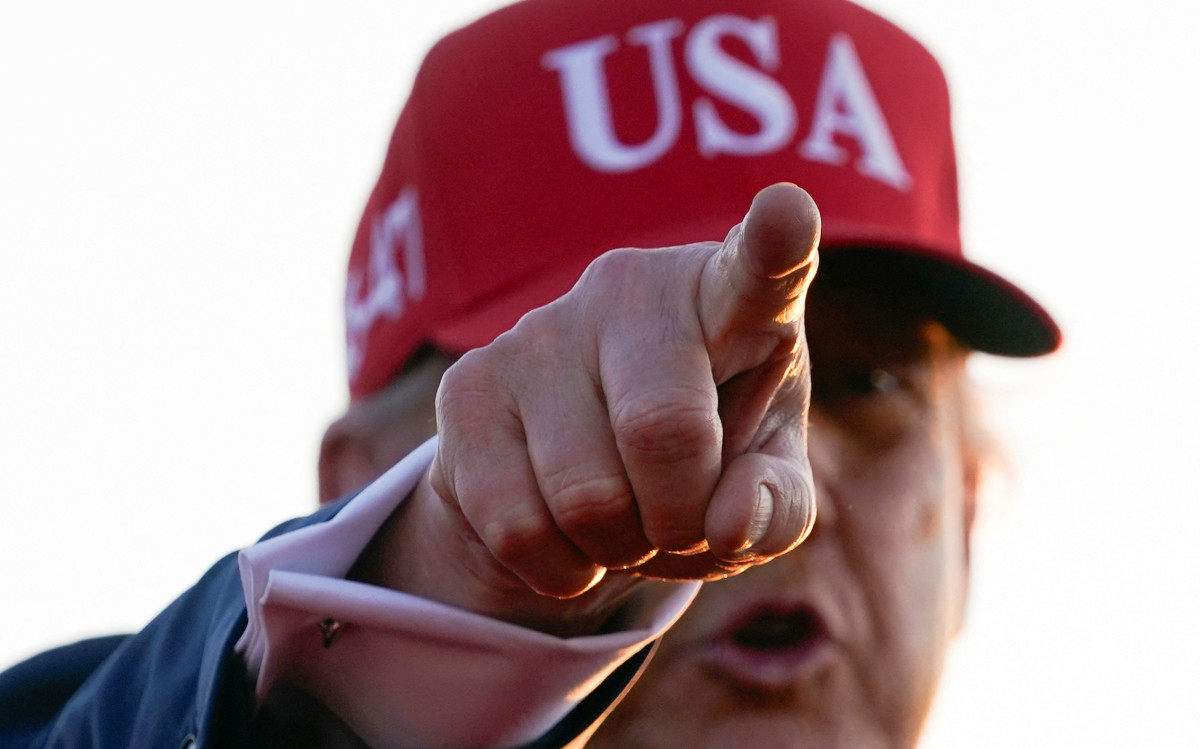 ▲도널드 트럼프 미국 대통령이 3일(현지시간) 디모인에 있는 아이오와주 박람회장에서 열린 '미국을 향한 경의' 기념 행사에 발언하고 있다.   (로이터연합뉴스)