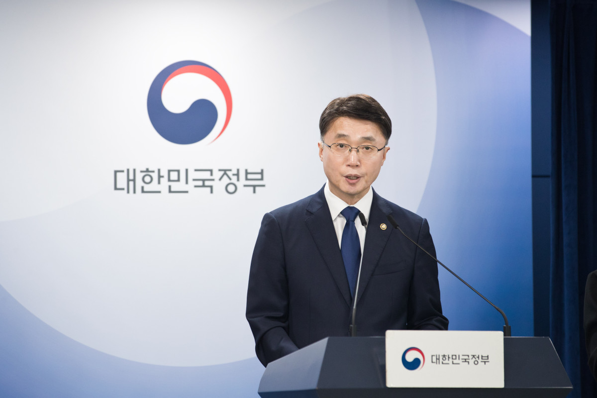 ▲류제명 과학기술정보통신부 제2차관이 4일 오후 서울 종로구 정부서울청사 본관 브리핑룸에서 'SK텔레콤 침해사고 최종 조사결과' 관련 브리핑을 하고 있다. (사진제공=과학기술정보통신부)