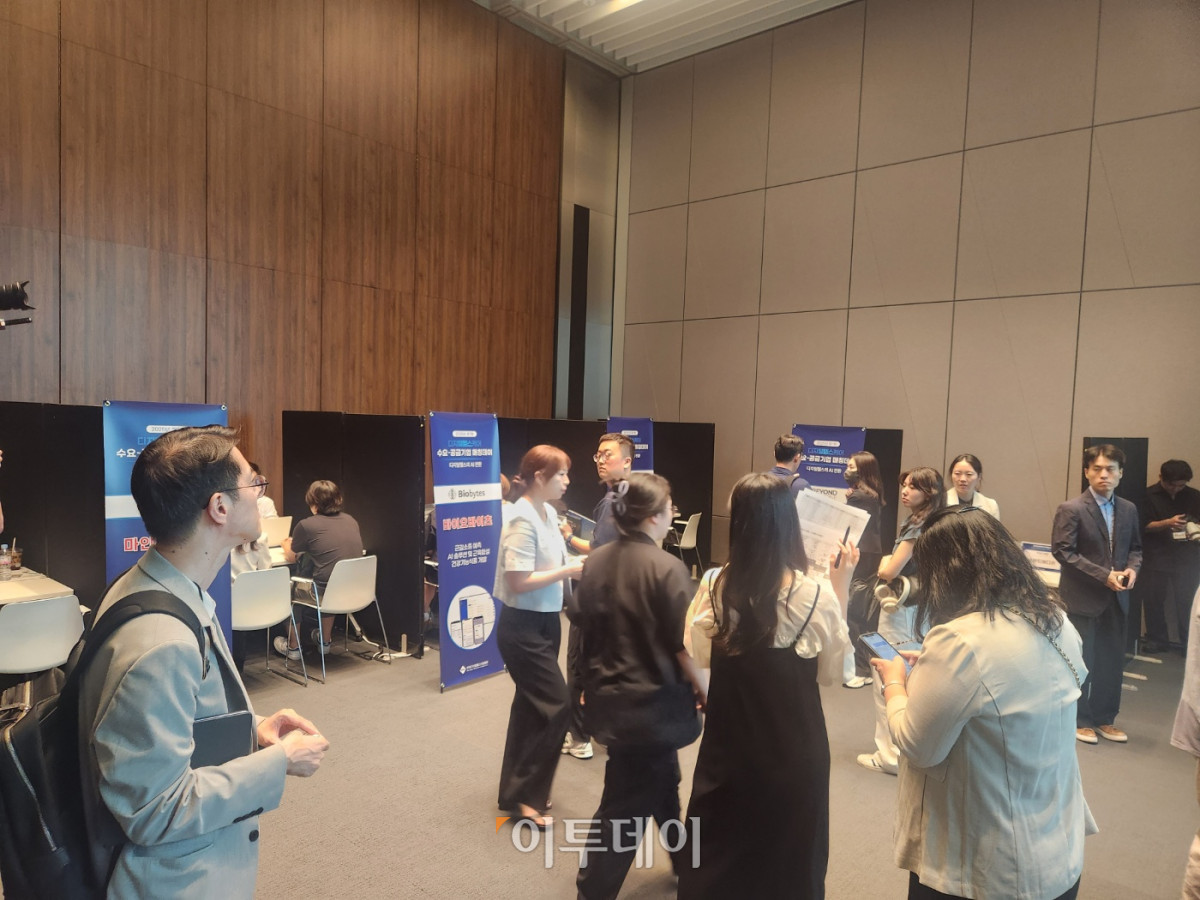 ▲행사 진행 중 현장에서 1:1 매칭 상담도 진행됐다. (이상민 기자 imfactor@)