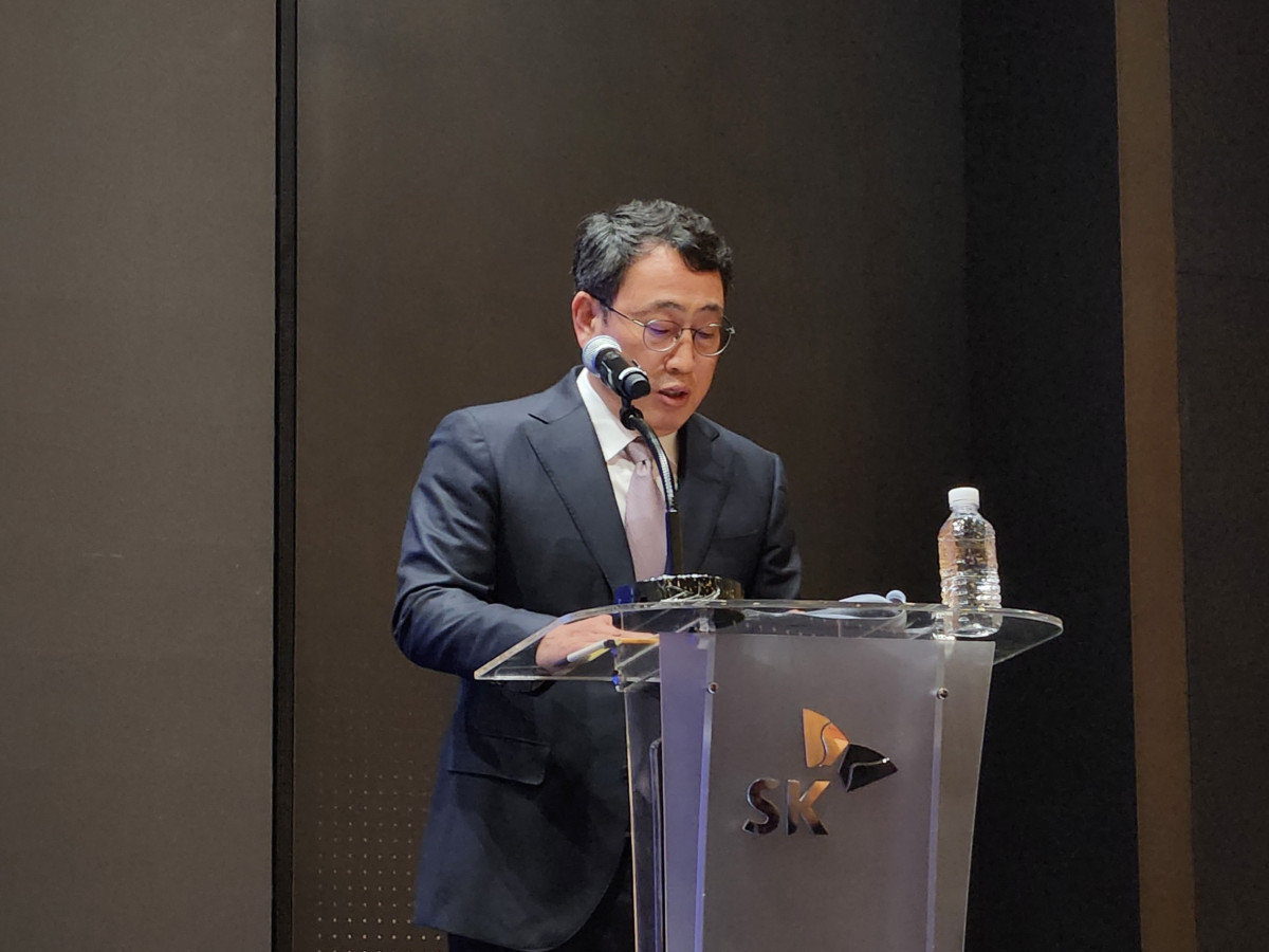 ▲유영상 SK텔레콤 대표가 4일 본사 T타워 4층 수펙스홀에서 사이버 침해 사고와 관련, 회사의 입장 및 향후 계획을 발표하고 있다. (안유리 기자 inglass@ )