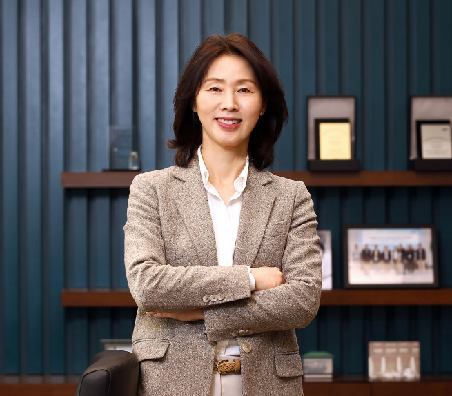 ▲김경아 삼성바이오에피스 사장은 2010년 삼성종합기술원에 바이오 신약개발 수석연구원으로 입사한 후 2015년 삼성바이오에피스에 합류해 바이오시밀러의 개발, 공정, 품질, 인허가 등 사업 전반에서 핵심적인 역할을 맡아왔다. (사진제공=삼성바이오에피스)