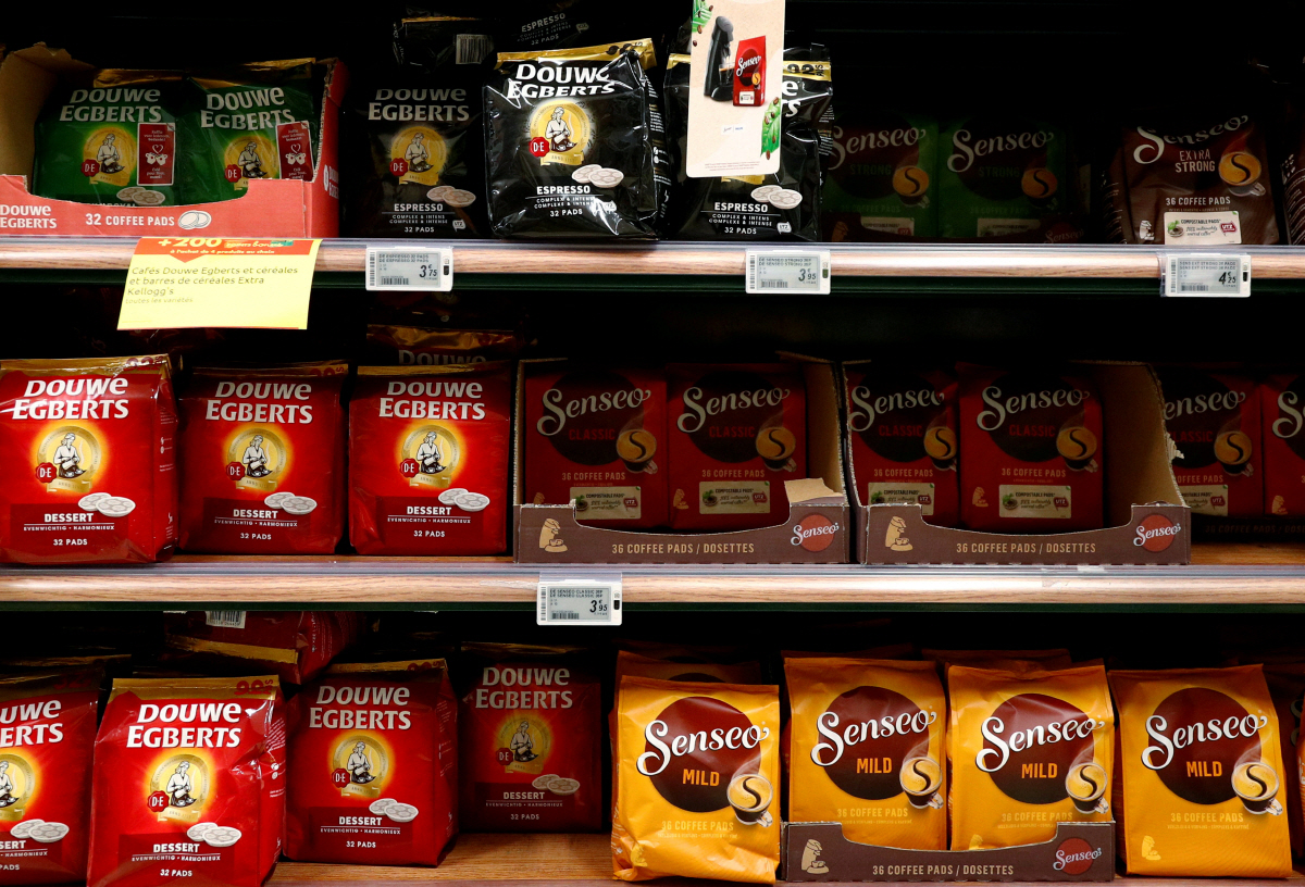 ▲벨기에 브뤼셀의 한 슈퍼마켓에 커피 제품들이 진열돼 있다.  (브뤼셀/로이터연합뉴스)