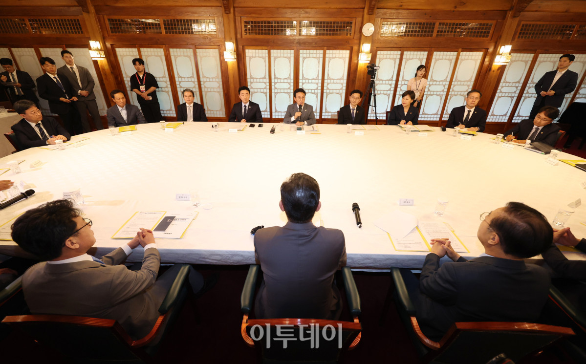 ▲김민석 국무총리가 6일 서울 종로구 국무총리 공관에서 열린 이재명 정부 첫 고위당정협의회에서 발언을 하고 있다. 조현호 기자 hyunho@