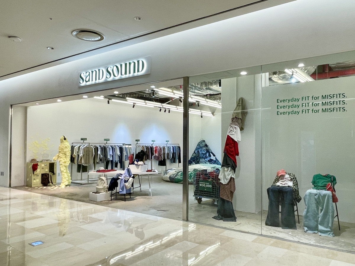 ▲서울 송파구 롯데월드몰에서 진행되는 샌드사운드 팝업스토어. (사진제공=삼성물산 패션부문)