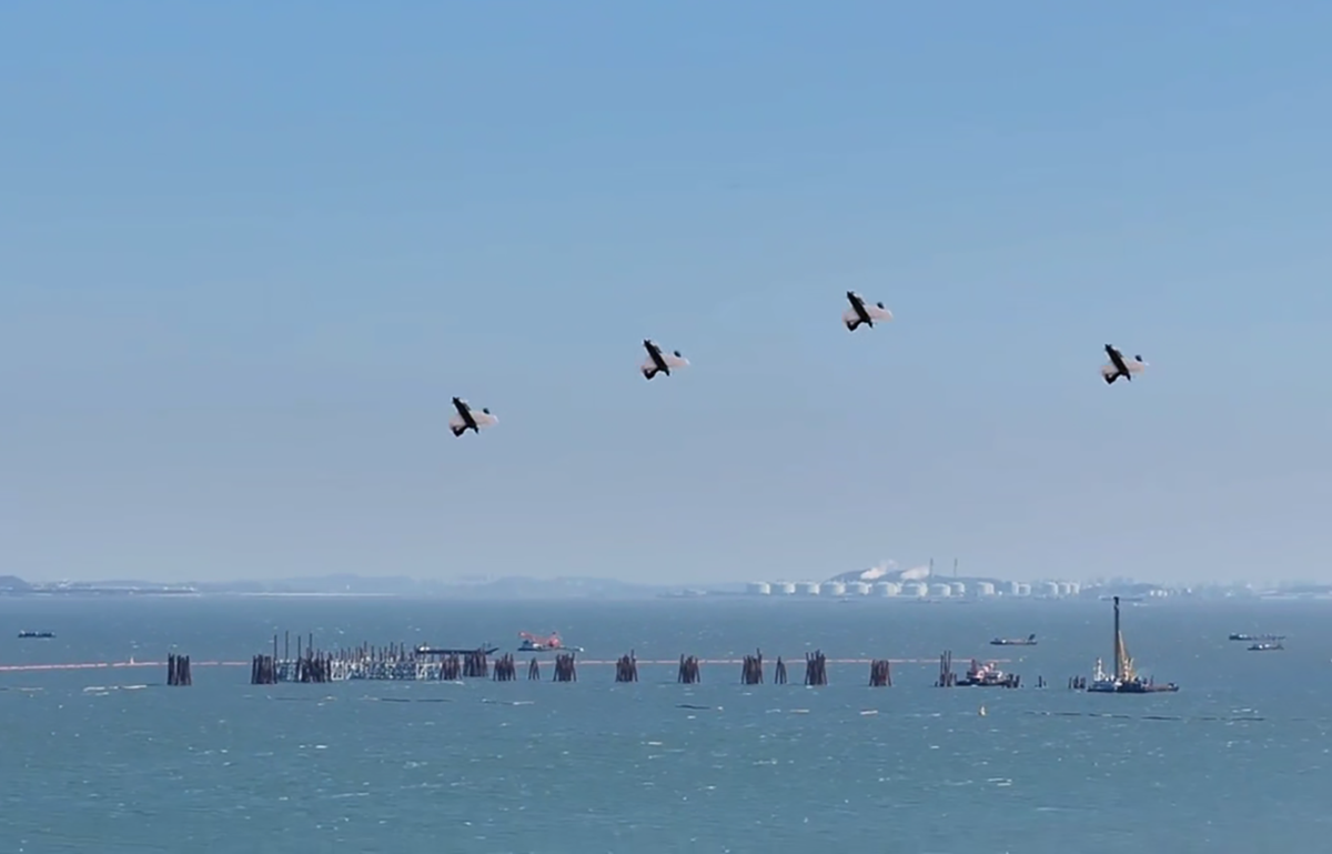 ▲사진1: (주)다온아이앤씨 개발 군집 직충돌 VTOL XV600