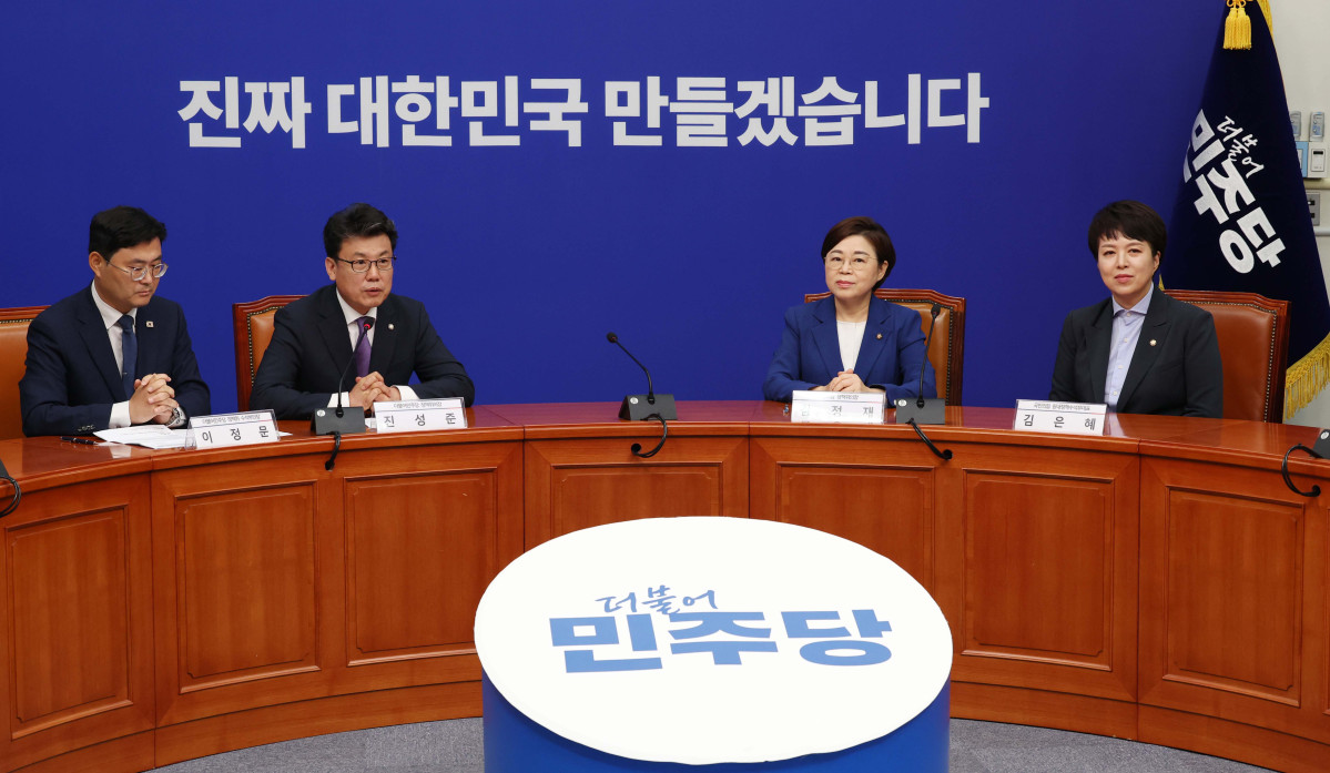 ▲진성준 더불어민주당 정책위의장이 7일 서울 여의도 국회에서 열린 더불어민주당-국민의힘 정책위의장 상견례에서 발언하고 있다. 신태현 기자 holjjak@