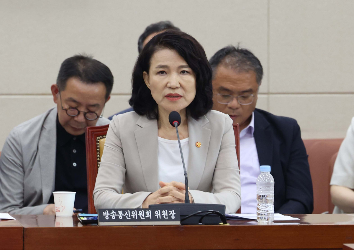 ▲7일 서울 여의도 국회에서 열린 과학기술정보방송통신위원회 전체회의에서 이진숙 방송통신위원장이 발언하고 있다. 신태현 기자 holjjak@