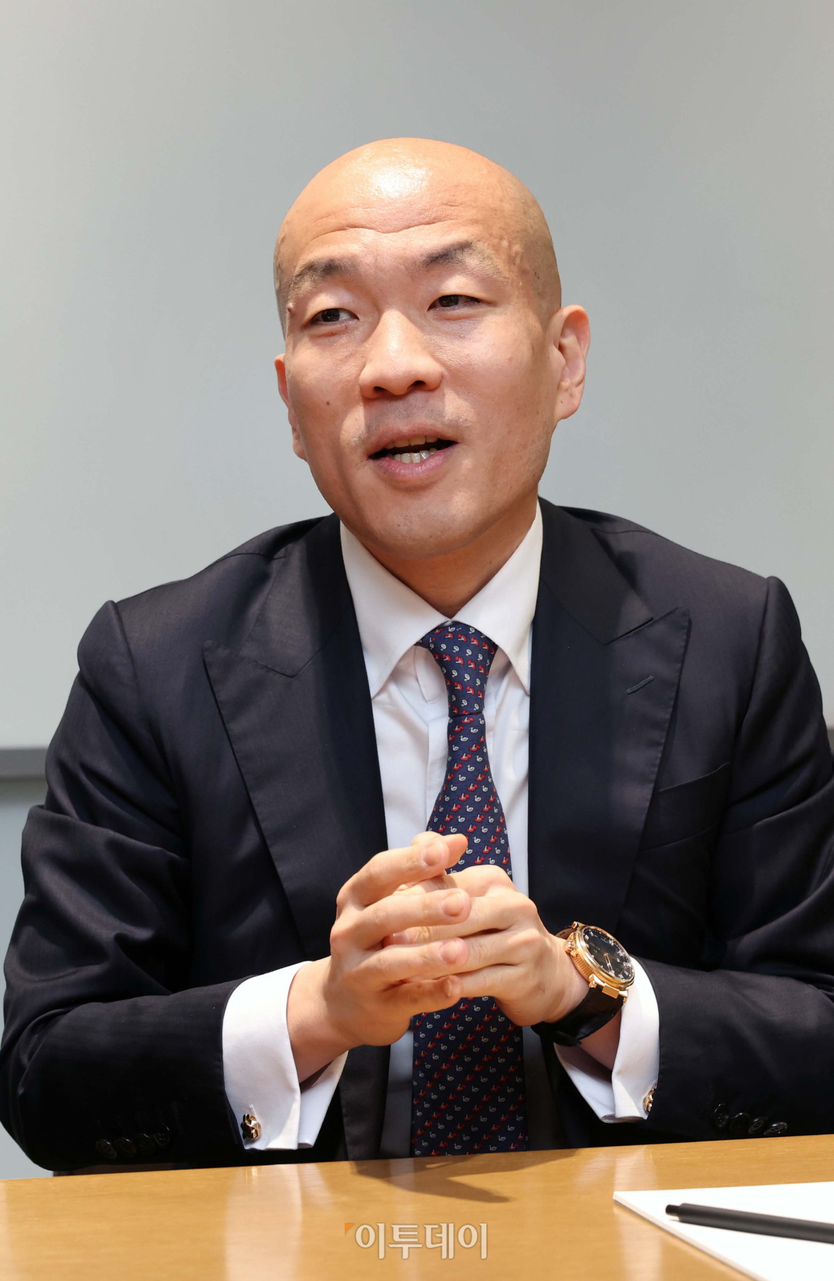 ▲ 김지평 김앤장 법률사무소 변호사가 7일 서울 종로구 크레센도 빌딩 사무실에서 본지와 인터뷰를 갖고 있다. (신태현 기자 holjjak@)