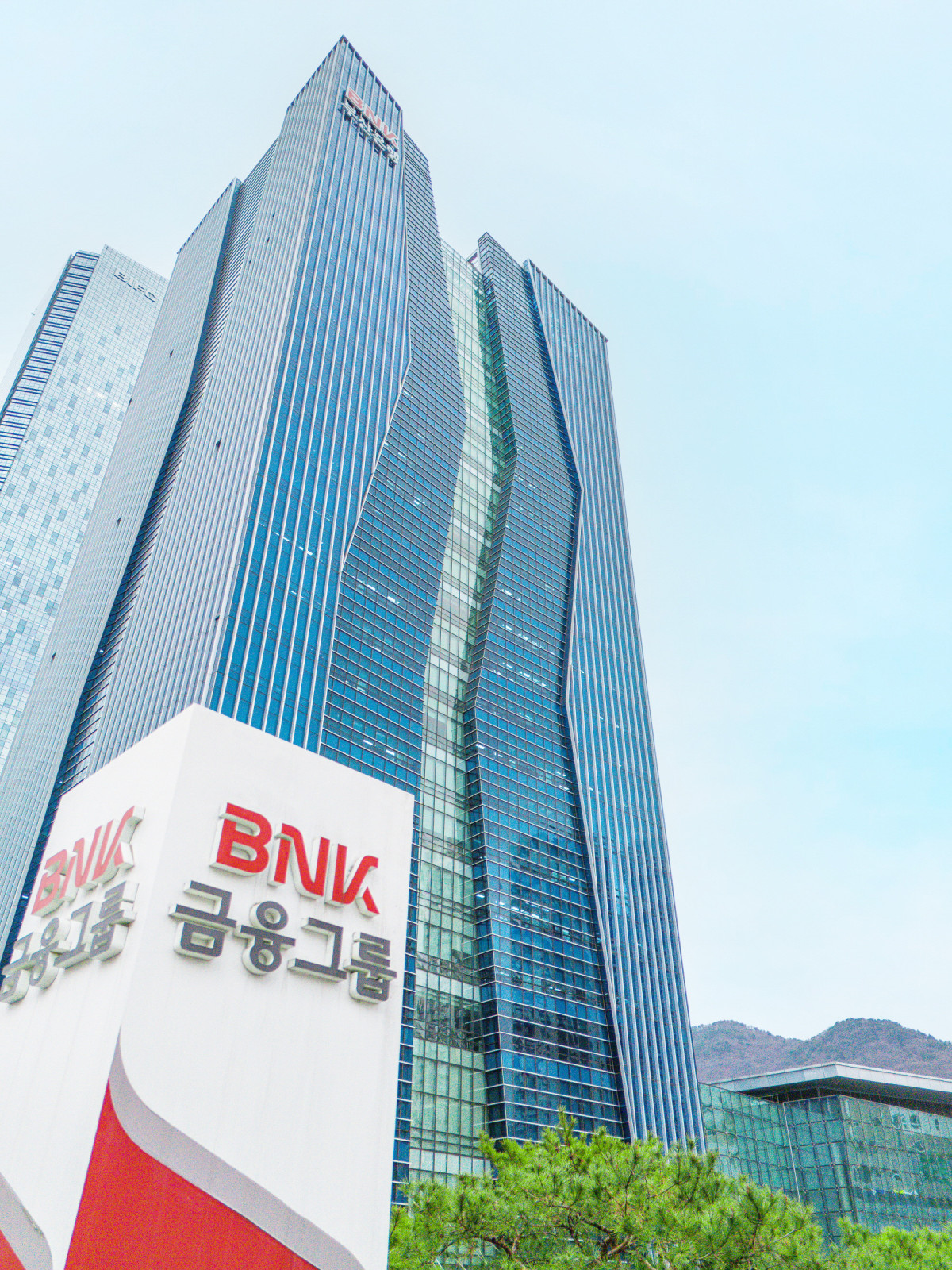 ▲ BNK 금융그룹 전경. 사진제공=BNK금융그룹