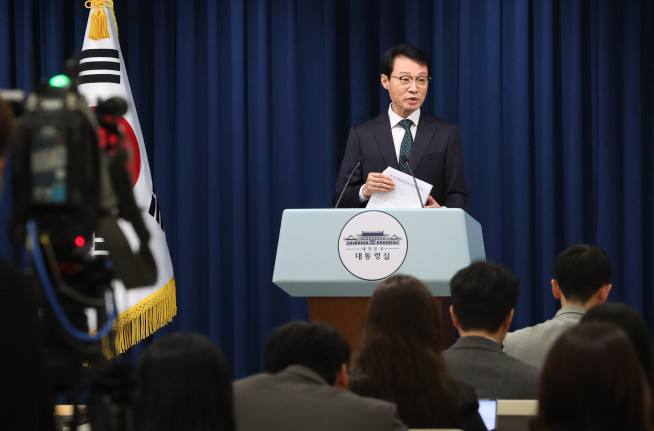 ▲이규연 홍보소통수석이 7일 용산 대통령실에서 인천 계양구 맨홀 사고 관련 이재명 대통령 지시사항 브리핑을 하고 있다. (연합뉴스 )
