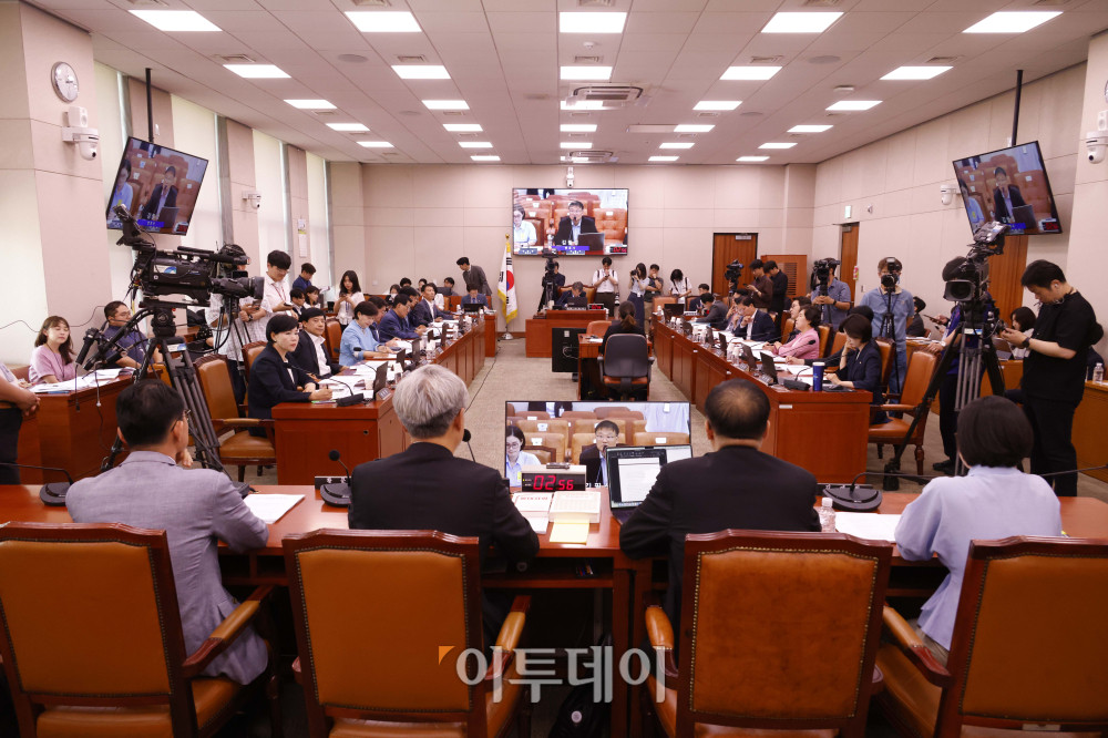 ▲김필성 변호사가 9일 서울 여의도 국회 법제사법위원회 전체회의에서 열린 검찰개혁 법안 관련 공청회에서 법안 관련 의견 진술을 하고 있다. 고이란 기자 photoeran@