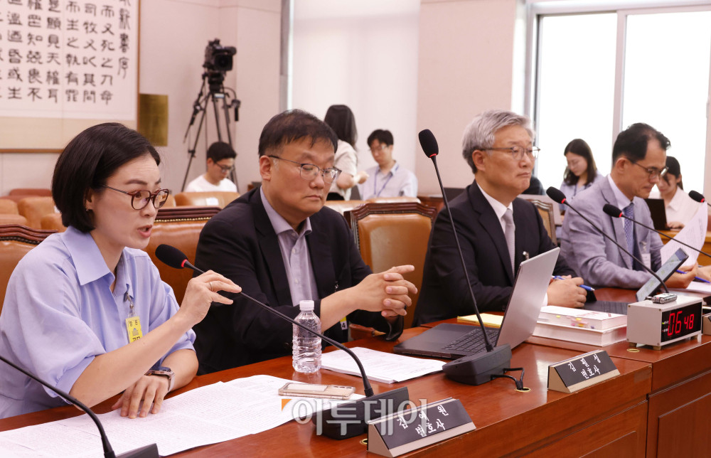 ▲김예원 변호사 9일 서울 여의도 국회 법제사법위원회 전체회의에서 열린 검찰개혁 법안 관련 공청회에서 법안 관련 의견 진술을 하고 있다. 고이란 기자 photoeran@