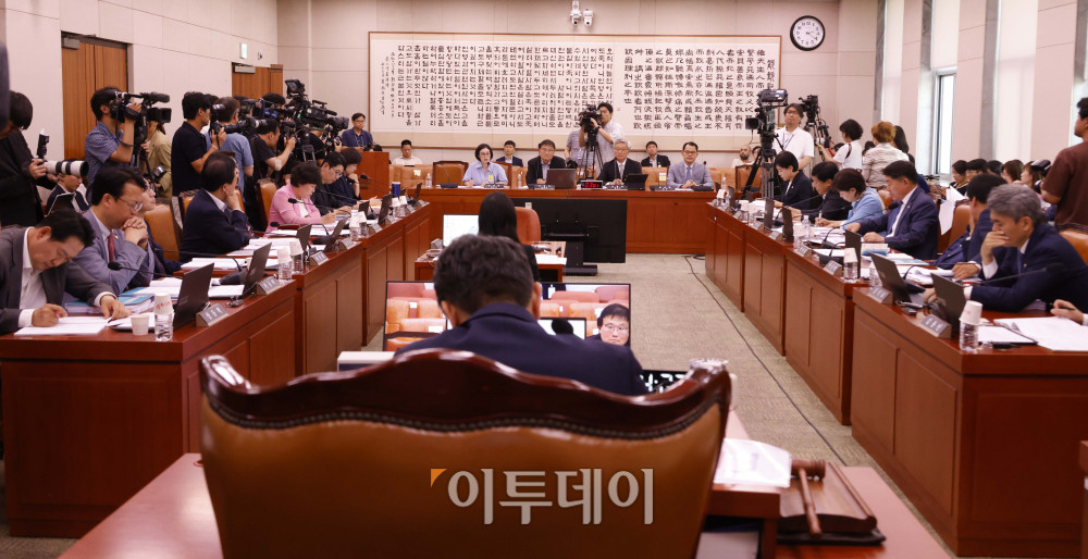 ▲김예원 변호사 9일 서울 여의도 국회 법제사법위원회 전체회의에서 열린 검찰개혁 법안 관련 공청회에서 법안 관련 의견 진술을 하고 있다. 고이란 기자 photoeran@