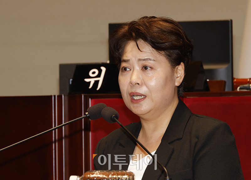 ▲윤희숙 국민의힘 혁신위원장이 9일 서울 여의도 국회에서 열린 긴급의원총회에서 발언을 하고 있다. 고이란 기자 photoeran@