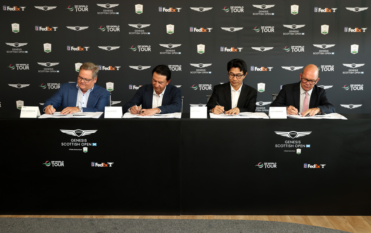 ▲(왼쪽부터) PGA 투어 최고 커머셜 책임자 릭 앤더슨(Rick Anderson), 현대차 대표이사 호세 무뇨스 사장, 제네시스사업본부장 송민규 부사장, DP 월드투어 최고경영자 가이 키닝스(Guy Kinnings). (사진=현대차)