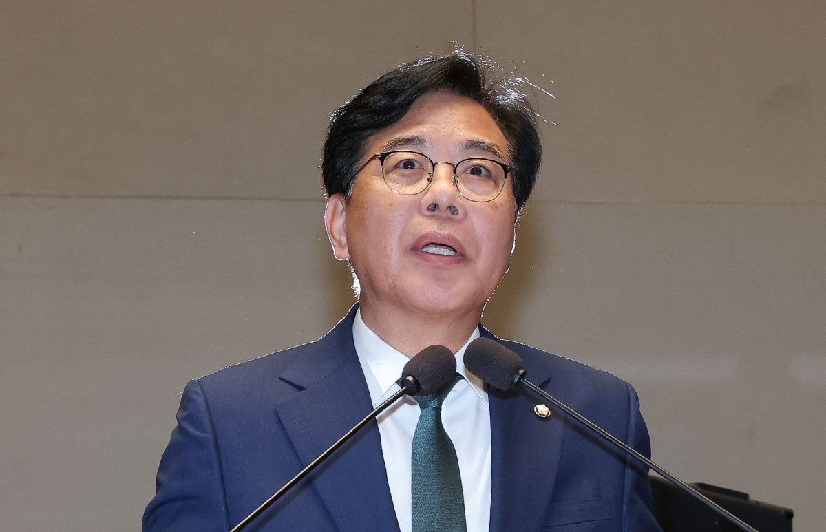▲국민의힘 송언석 비상대책위원장 겸 원내대표가 9일 서울 여의도 국회에서 열린 의원총회에서 발언하고 있다. 2025.7.9 (연합뉴스)