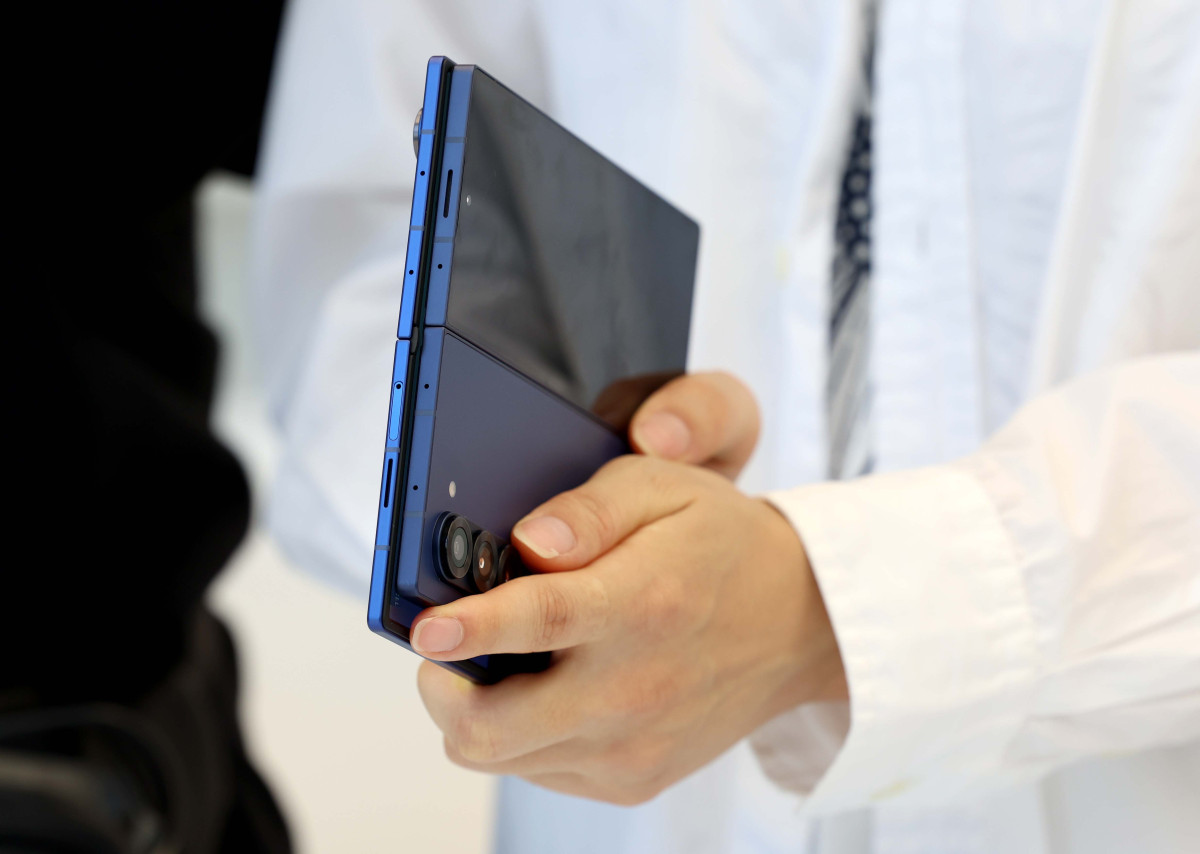 ▲삼성전자가 초슬림 대화면 폴더블폰 ‘갤럭시 Z 폴드7(Galaxy Z Fold7)’와 플립형 폴더블폰 ‘갤럭시 Z 플립7(Galaxy Z Flip7)’을 공개한 가운데 10일 서울 서초구 삼성 강남에 제품이 전시돼 있다. 신태현 기자 holjjak@
